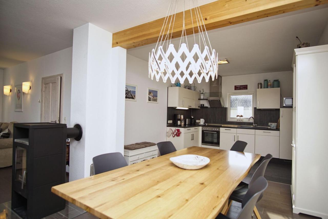 Komfortables Haus Mit Kamin, Sauna, Garten, Terrasse - Ferienhaus Sternschnuppe Wiek auf Rügen Exteriör bild